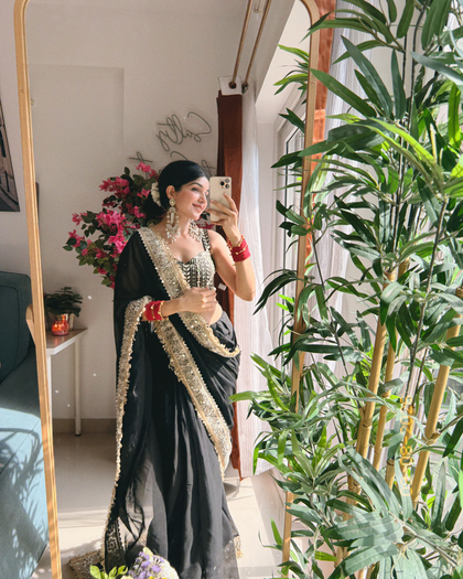 Siyah Zarmina Celebrity-Inspired Designer Saree