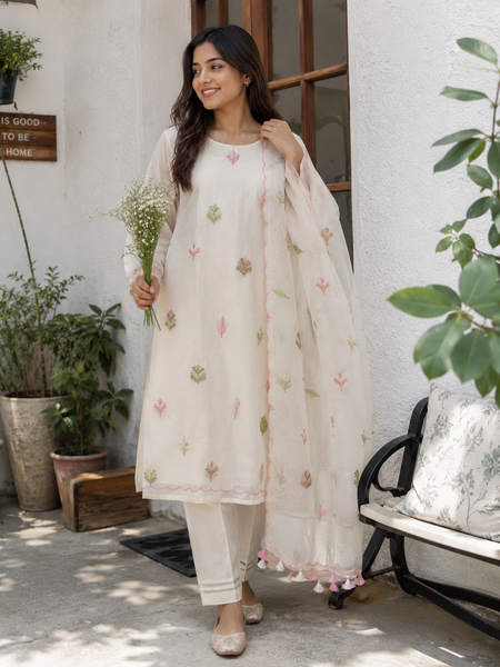 Mehr Mul Chanderi Suit Un-stitched – Blush Meadow