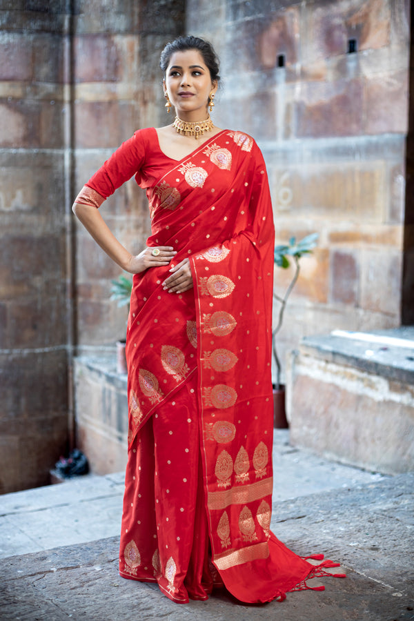 Sacrlet Red Alfi Motif Banarasi Zari Border Saree And Pallu