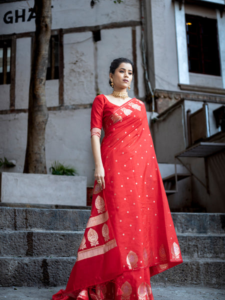 Sacrlet Red Alfi Motif Banarasi Zari Border Saree And Pallu
