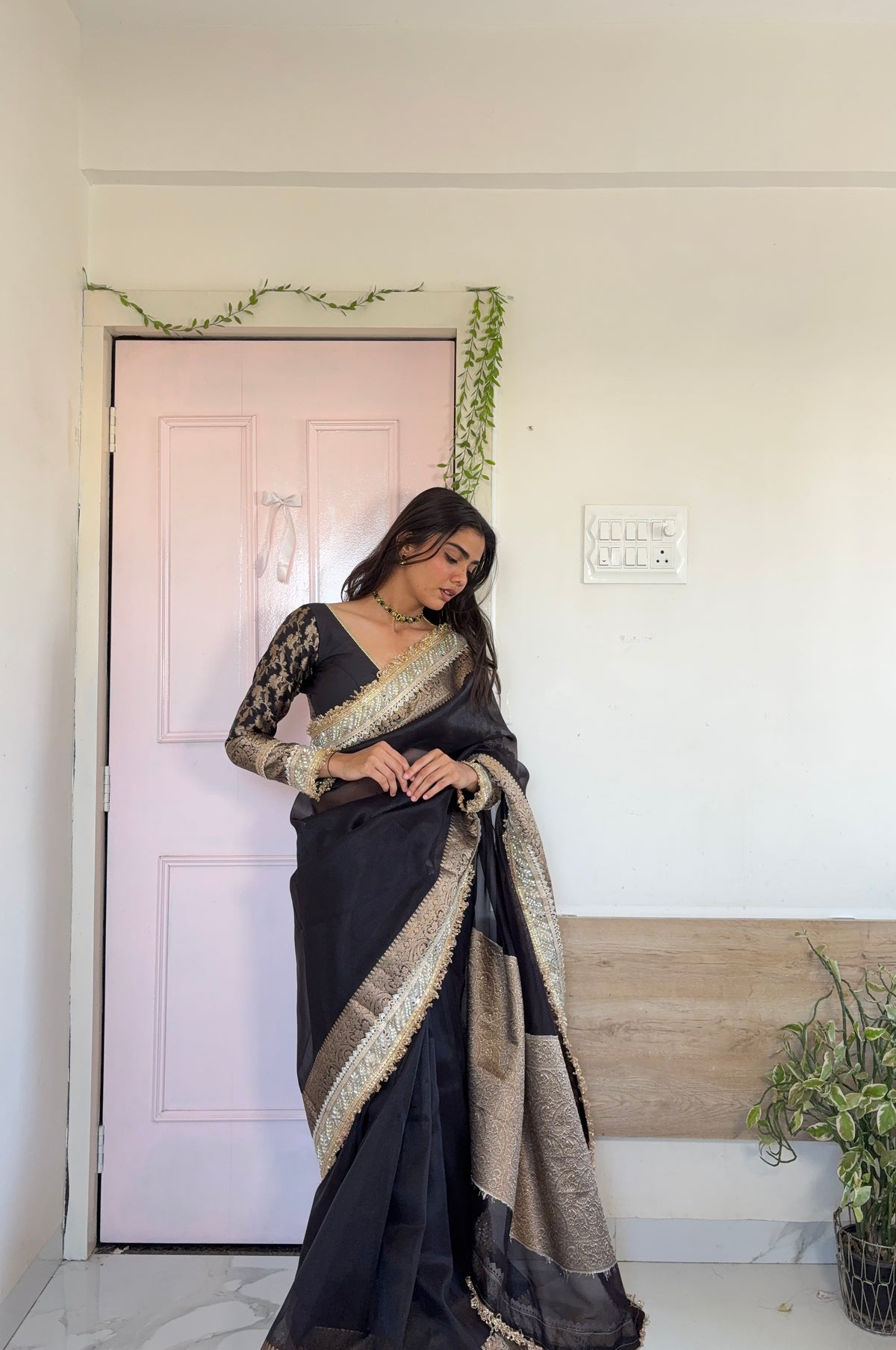 Royal Black Banarasi Riwaayat Tissue Silk Saree | Easy To Carry