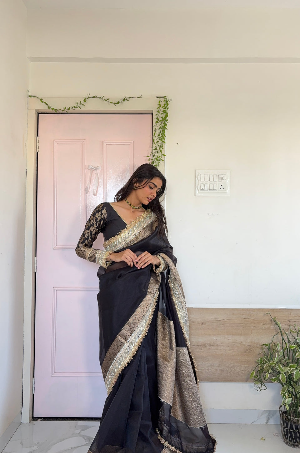 Royal Black Banarasi Riwaayat Tissue Silk Saree | Easy To Carry