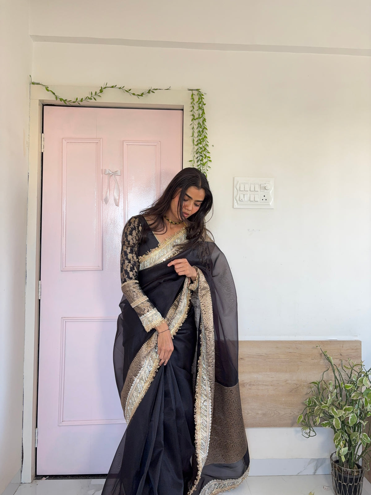 Royal Black Banarasi Riwaayat Tissue Silk Saree | Easy To Carry