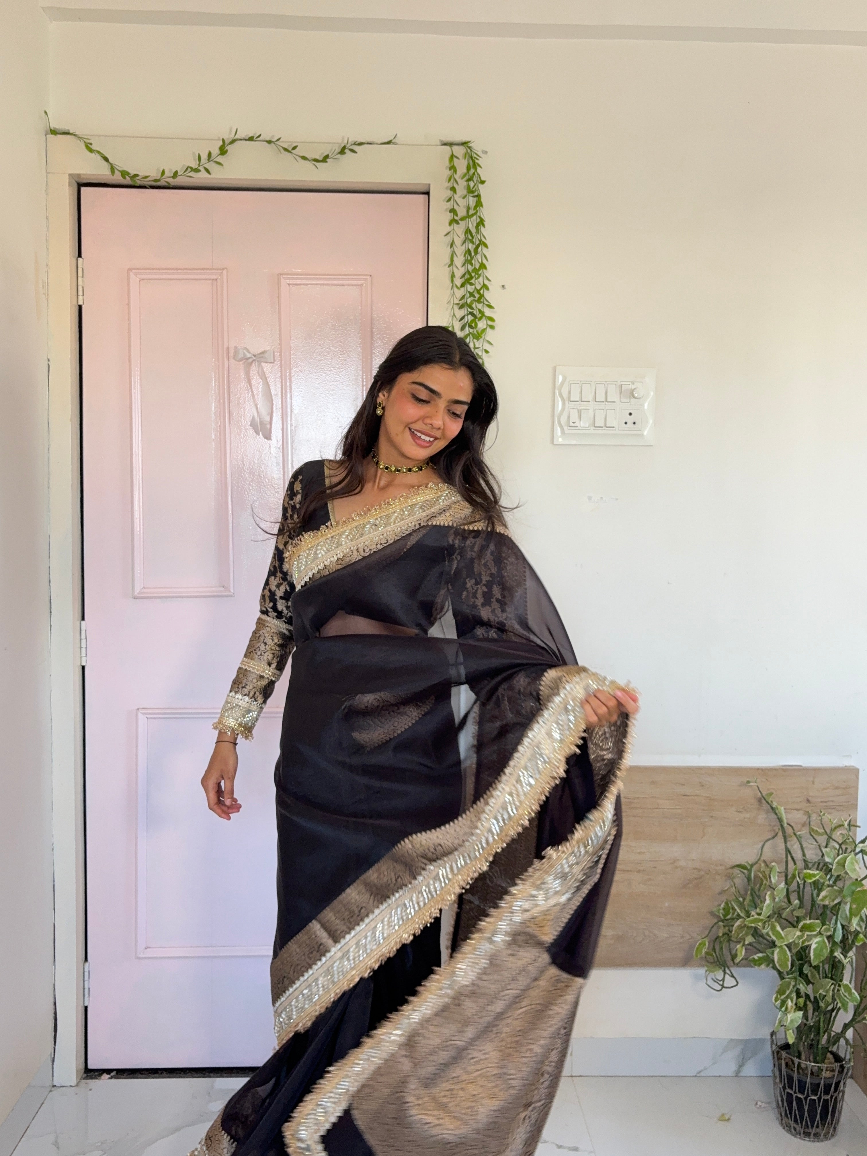 Royal Black Banarasi Riwaayat Tissue Silk Saree | Easy To Carry