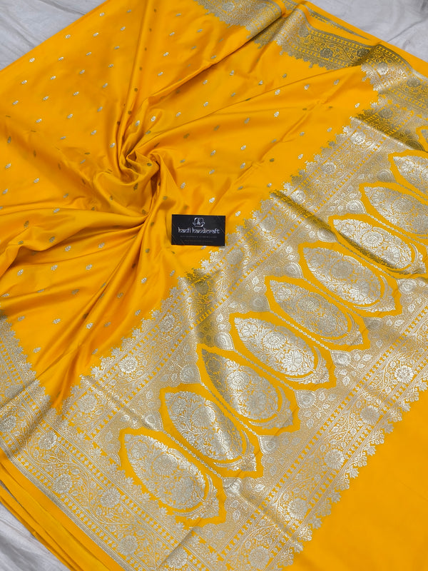 Yellow Gold Aesthetic Banarasi Mashru Silk Soft Saree | Chunri Buti Saree