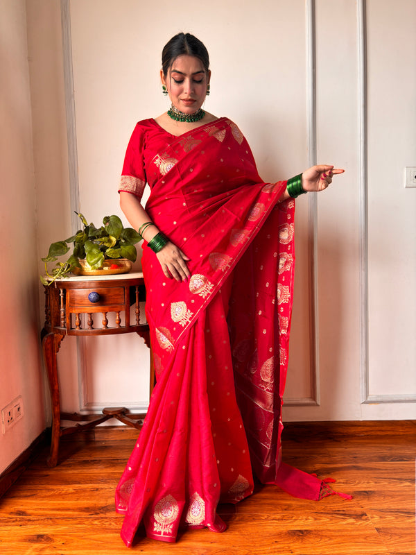 Sacrlet Red Alfi Motif Banarasi Zari Border Saree And Pallu