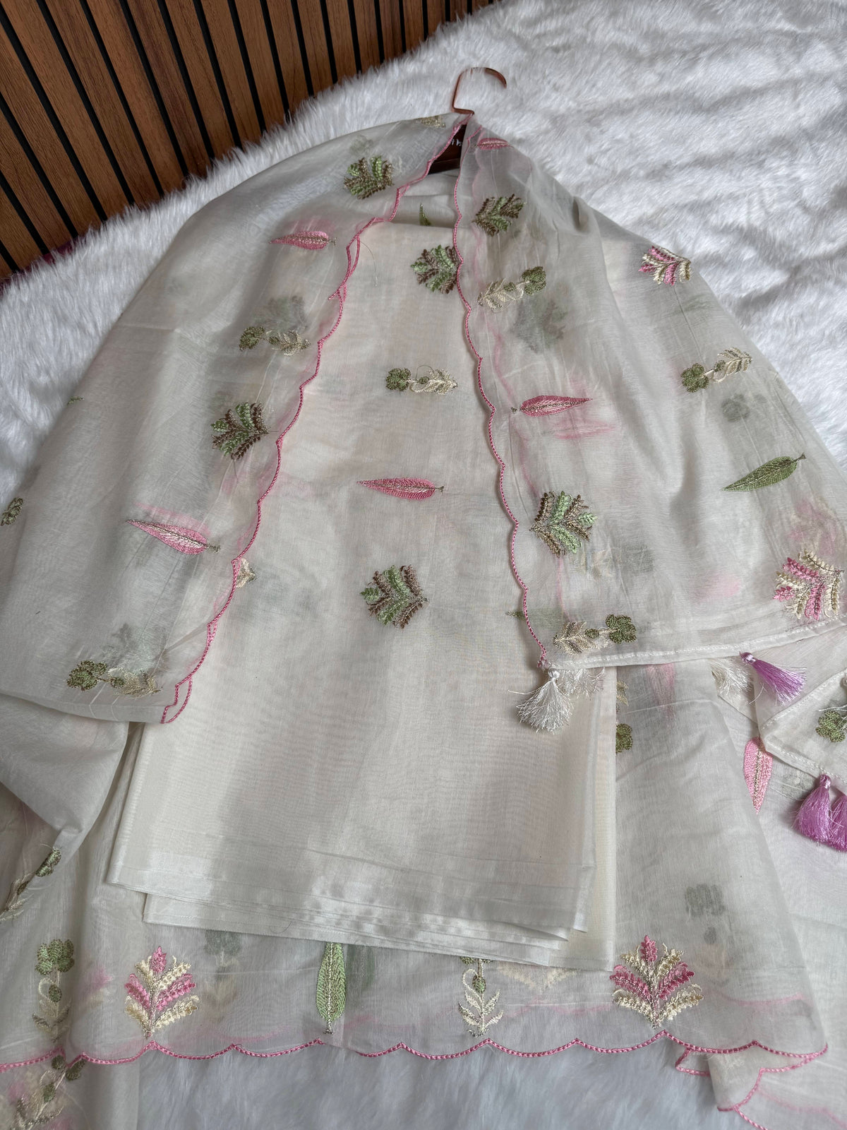 Mehr Mul Chanderi Suit Un-stitched – Blush Meadow