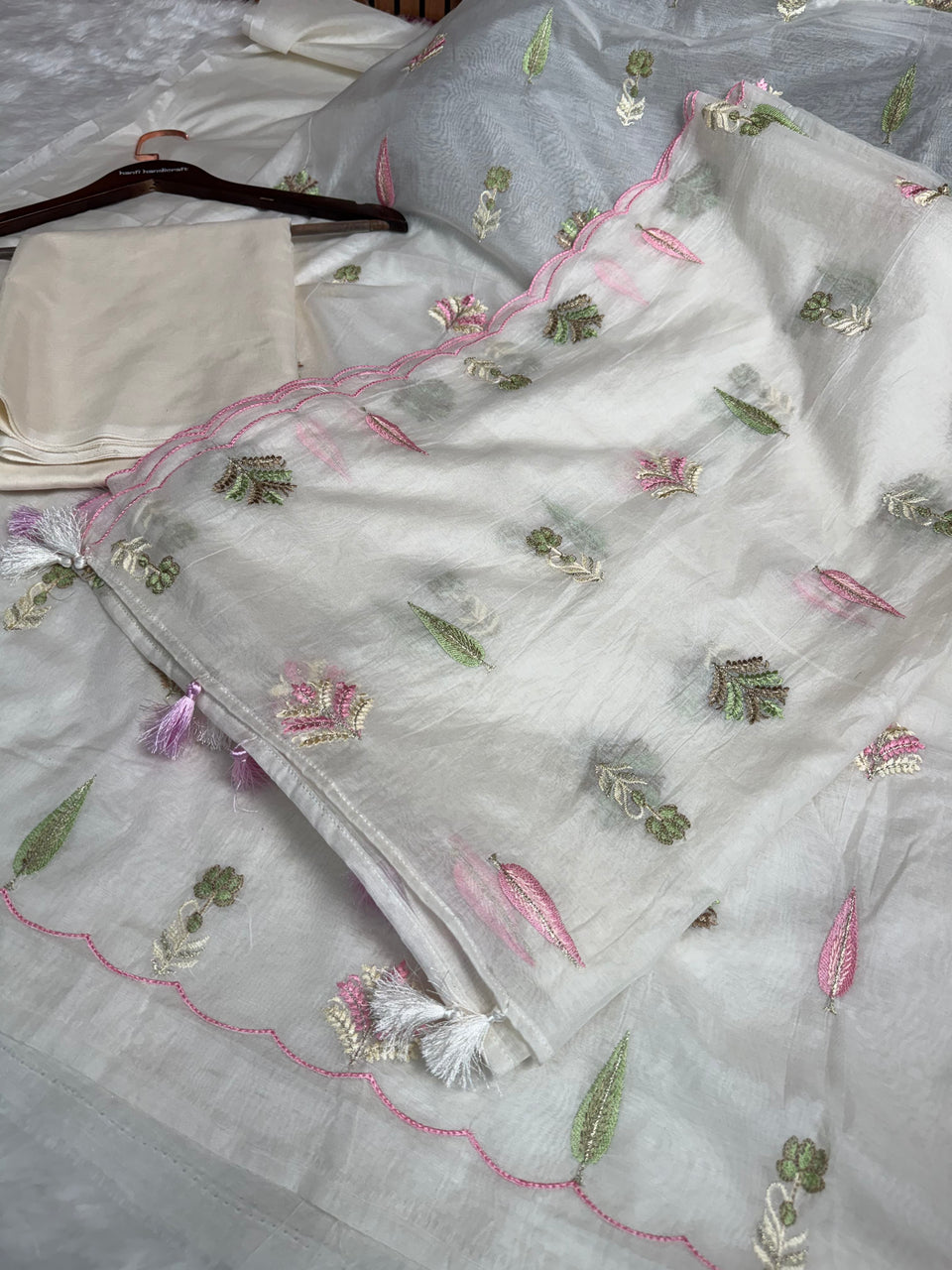 Mehr Mul Chanderi Suit Un-stitched – Blush Meadow