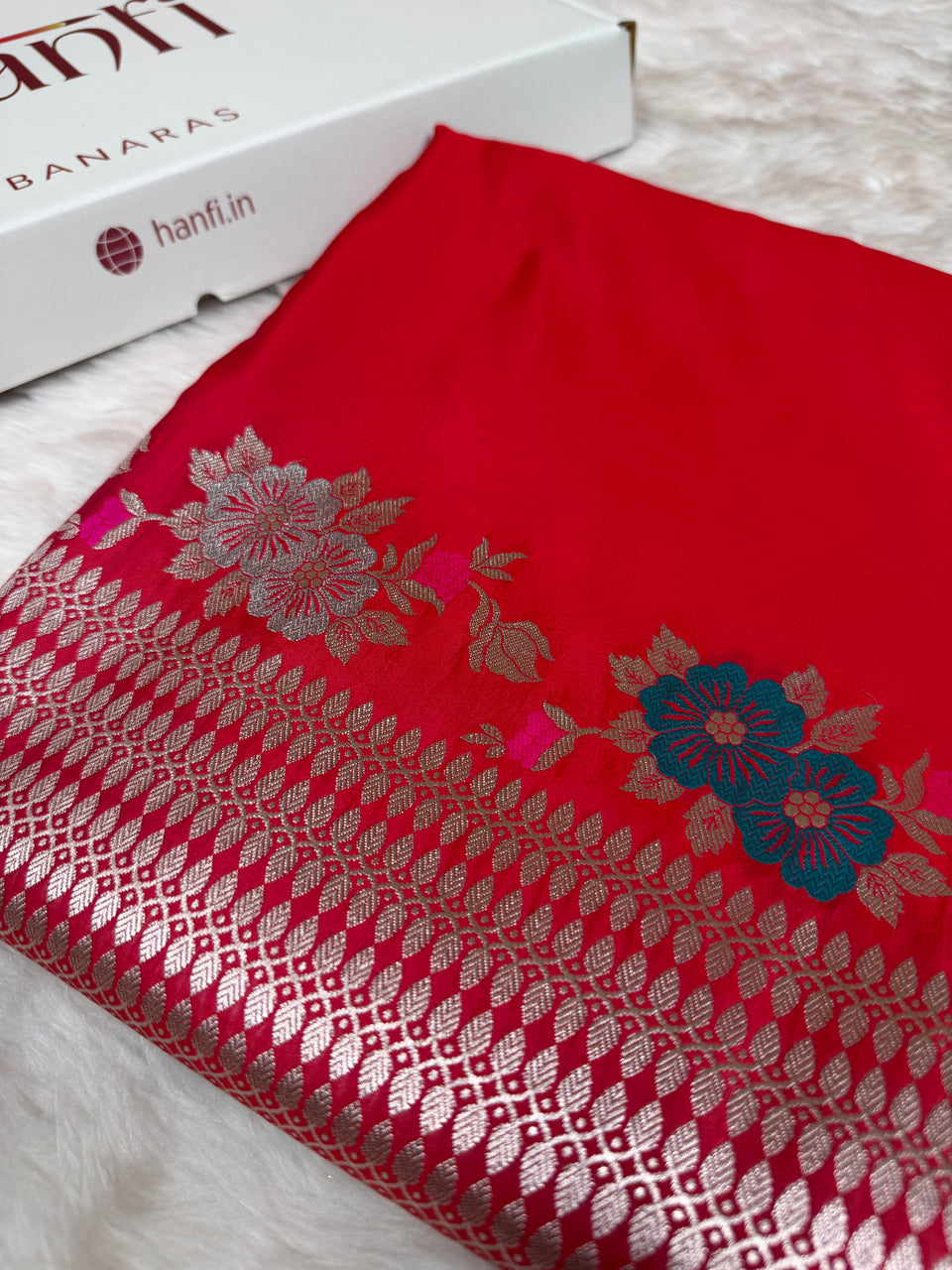 Rani Red Tilfi Gulband Banarasi Mashru Silk Saree