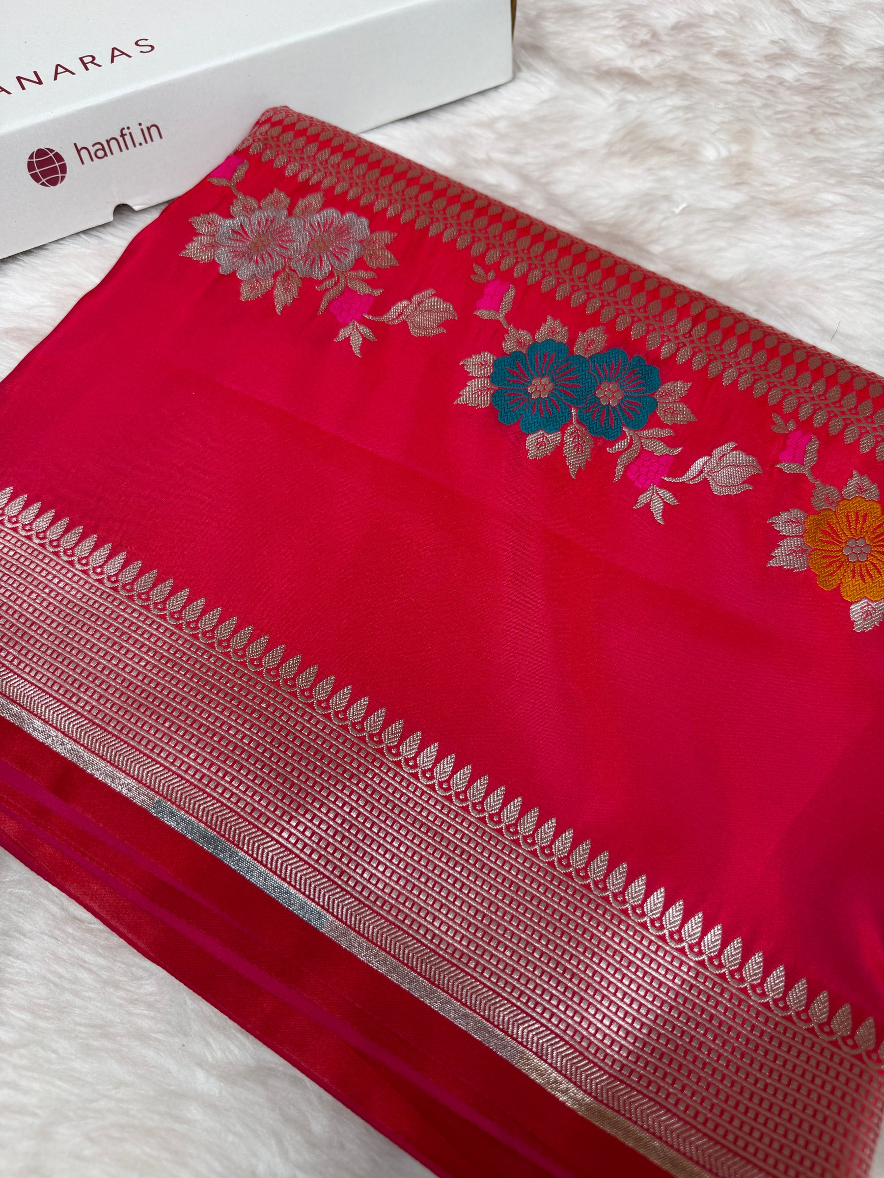 Rani Red Tilfi Gulband Banarasi Mashru Silk Saree