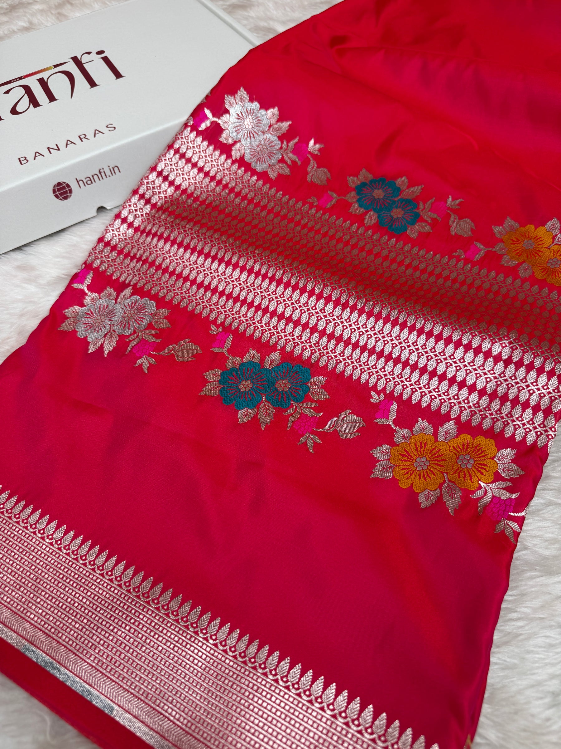 Rani Red Tilfi Gulband Banarasi Mashru Silk Saree