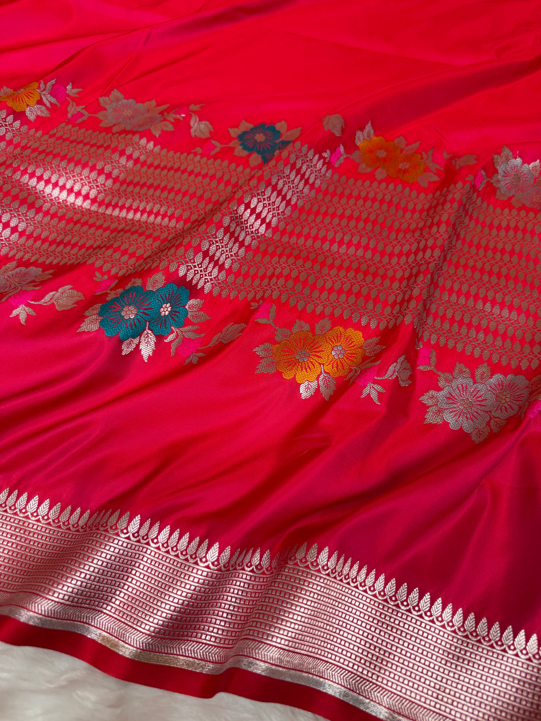 Rani Red Tilfi Gulband Banarasi Mashru Silk Saree