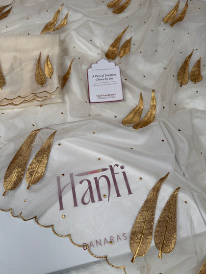 Ivory Sunehri Patti Zari Work Saree with Scalloped Border