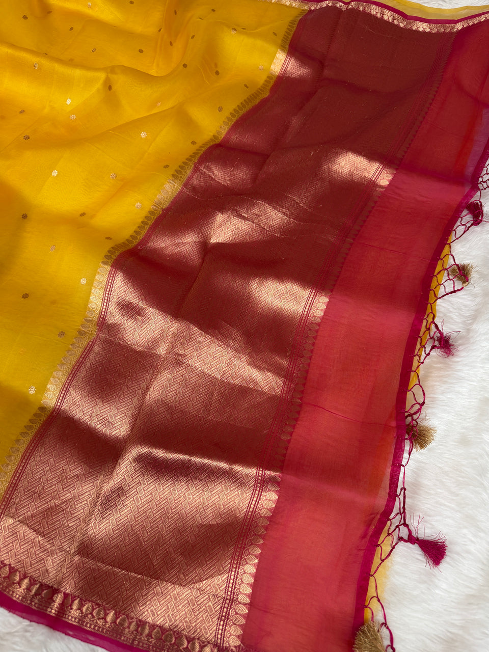 Banarasi Kadwa Weave Pure Kora Organza Handloom Saree - Gold Rani
