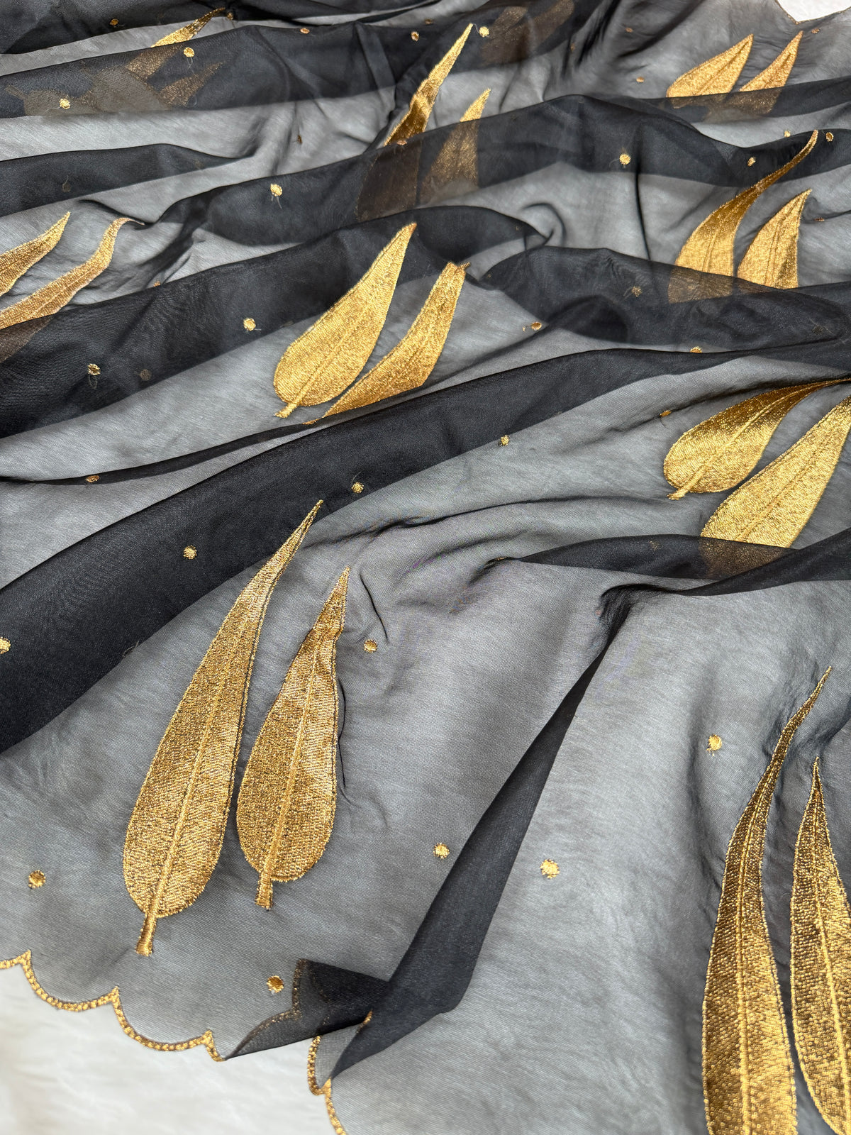 Siyah Black Sunehri Patti Zari Work Saree with Scalloped Border
