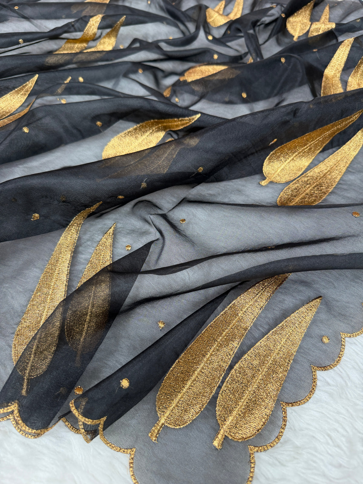 Siyah Black Sunehri Patti Zari Work Saree with Scalloped Border