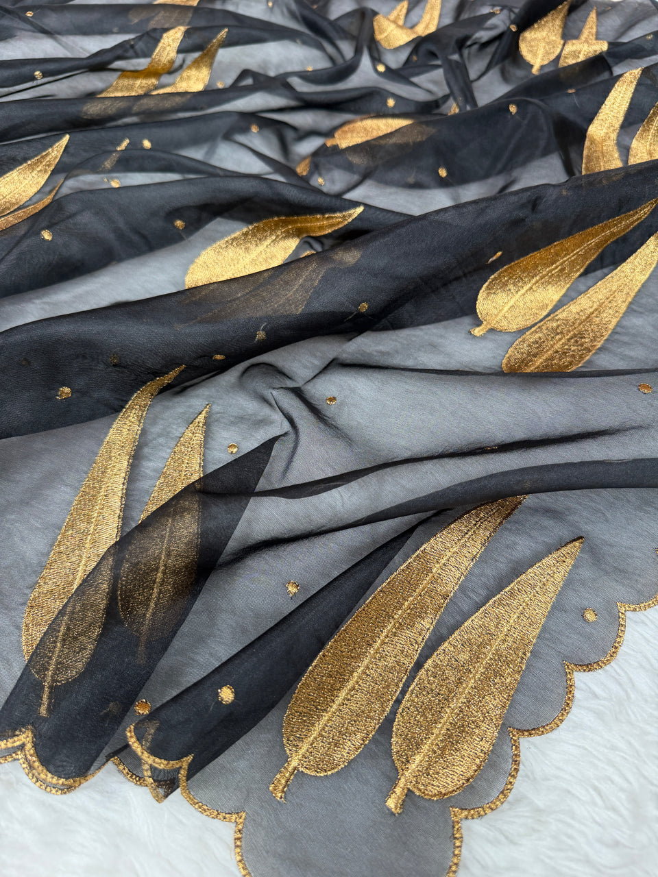 Siyah Black Sunehri Patti Zari Work Saree with Scalloped Border