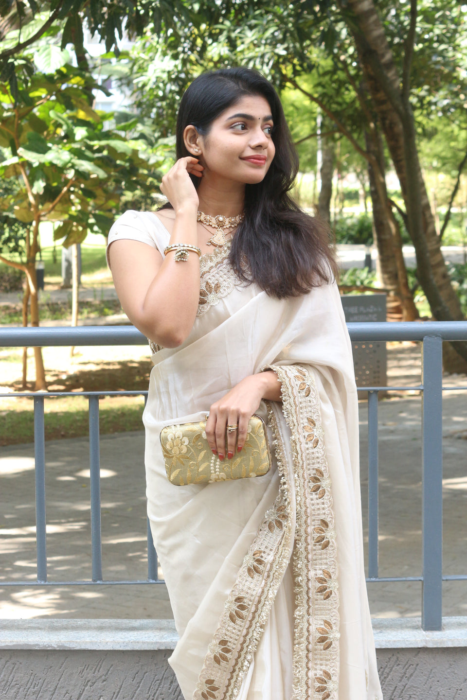 Shahnara-e-Taj Hand Zardozi Special Pallu Work Shimmery Tissue Silk Saree