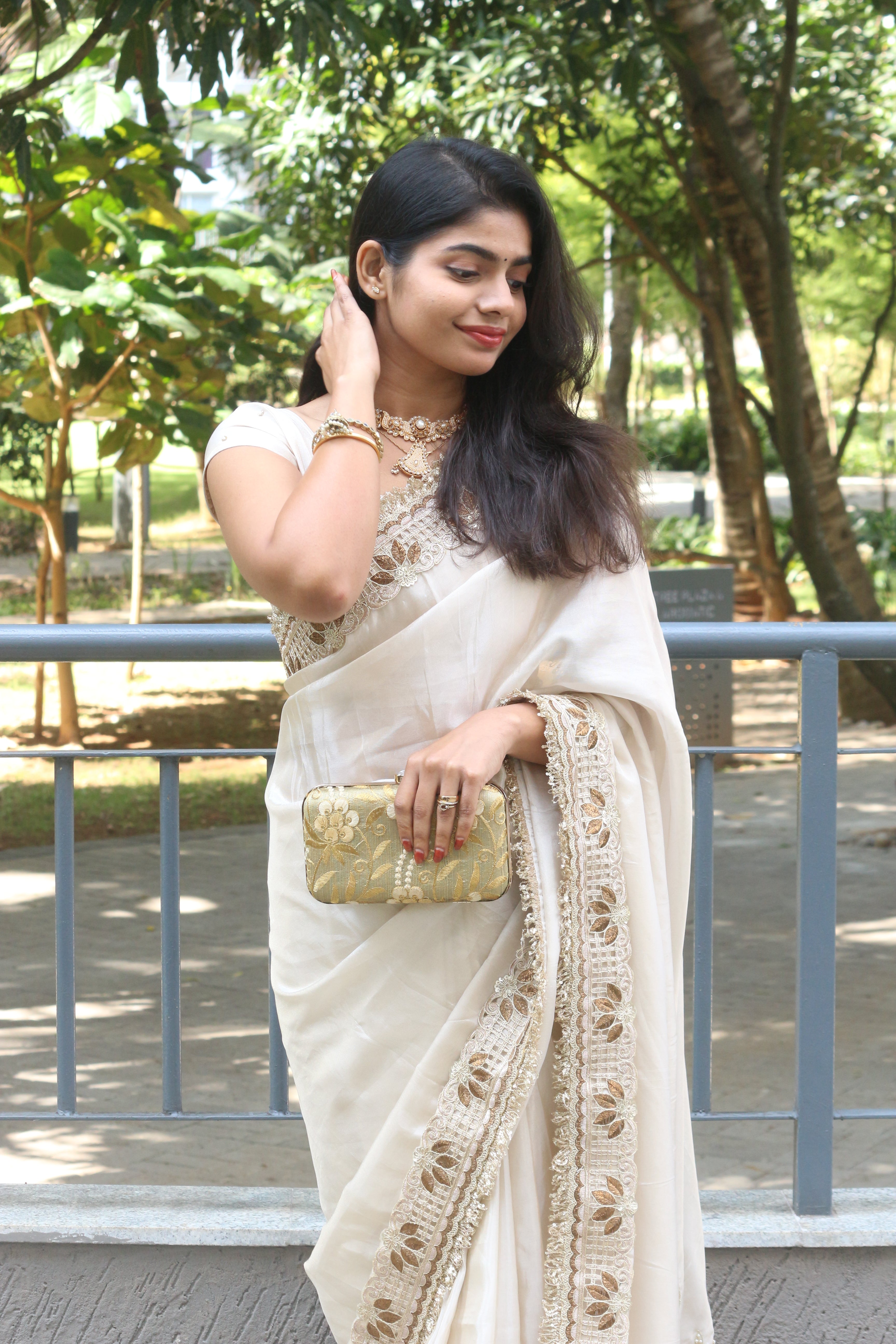 Shahnara-e-Taj Hand Zardozi Special Pallu Work Shimmery Tissue Silk Saree