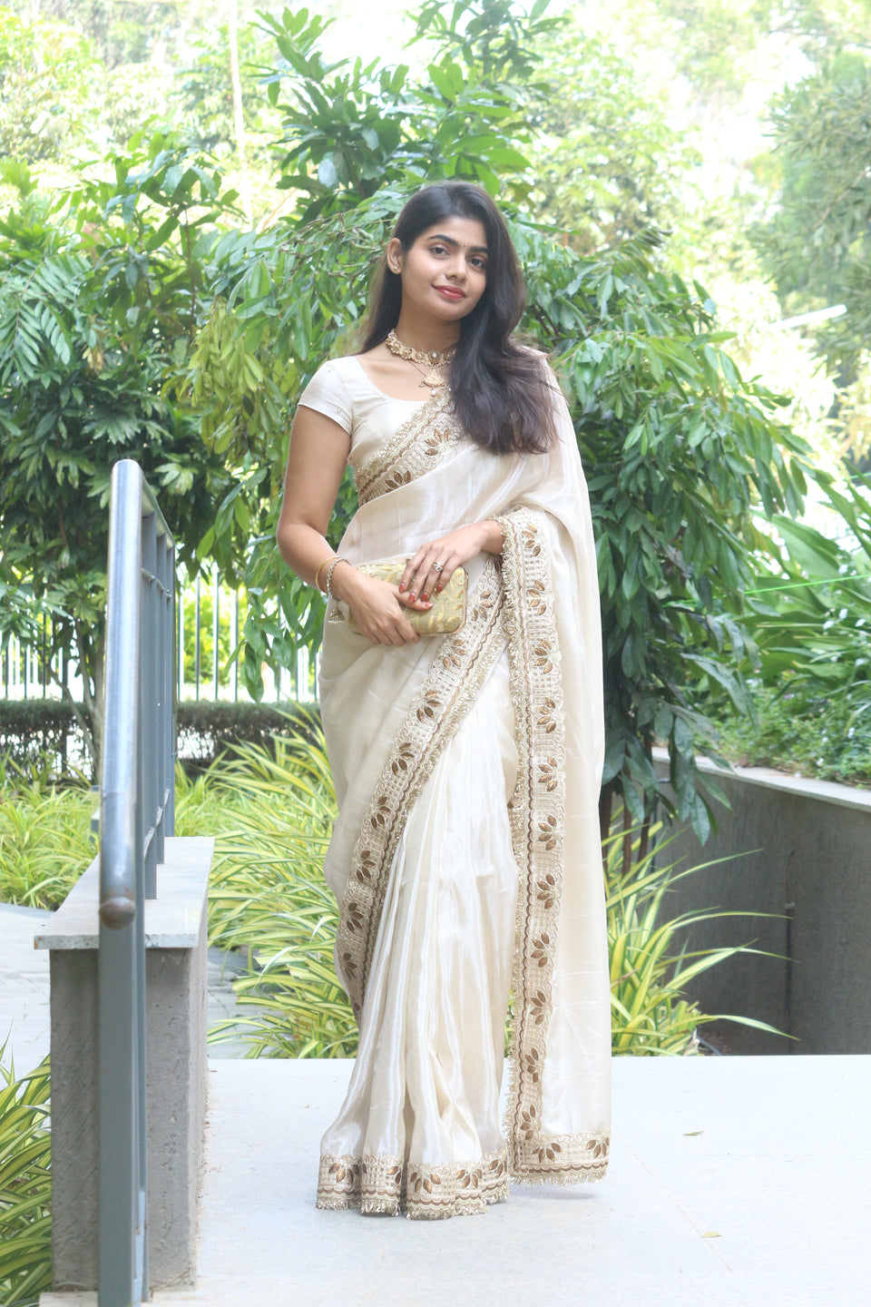 Shahnara-e-Taj Hand Zardozi Special Pallu Work Shimmery Tissue Silk Saree