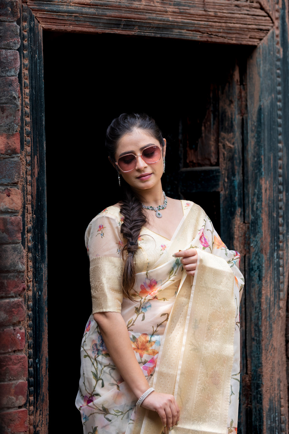 Flourishing Jaal Vibrant Organza Saree with Banarasi Zari Border | Flower Jaal Design