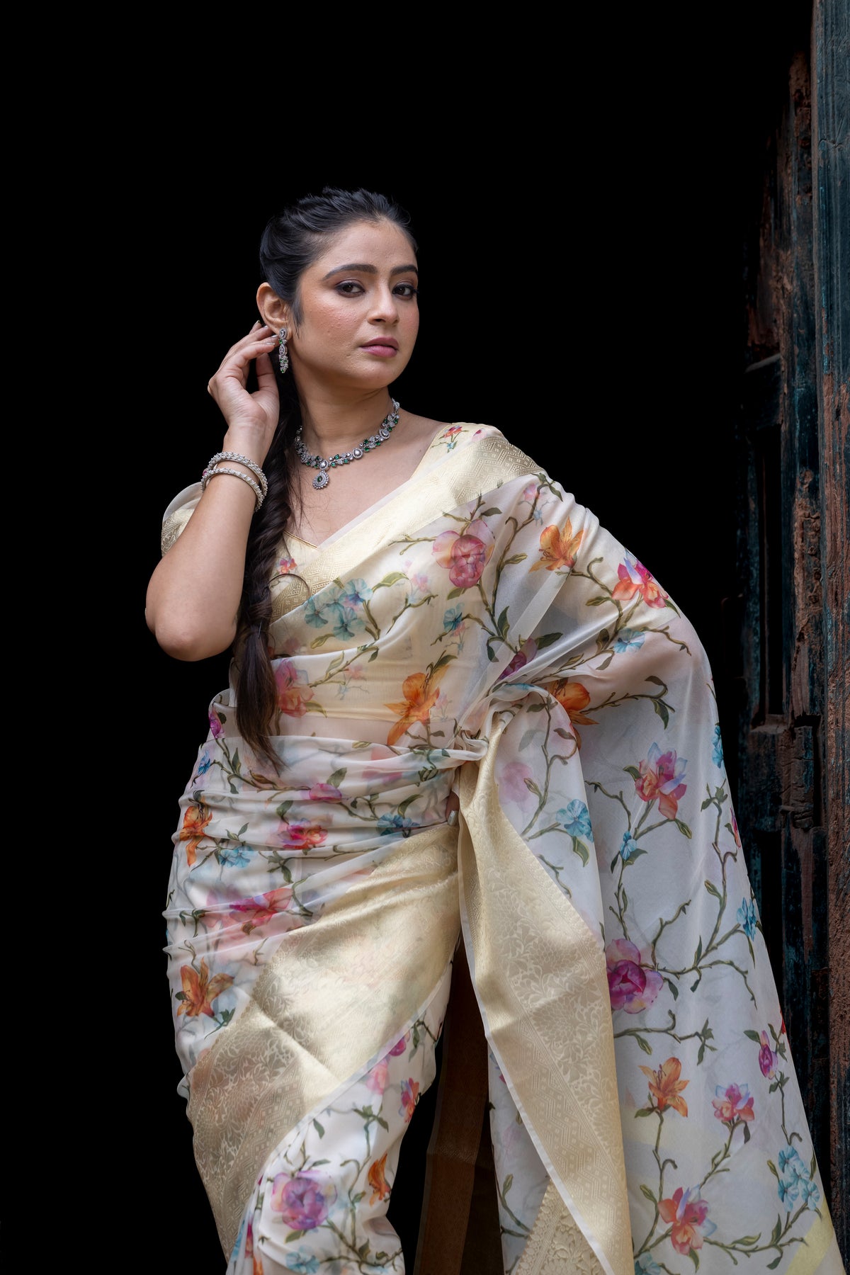 Flourishing Jaal Vibrant Organza Saree with Banarasi Zari Border | Flower Jaal Design
