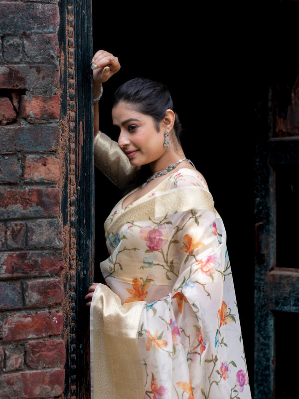 Flourishing Jaal Vibrant Organza Saree with Banarasi Zari Border | Flower Jaal Design