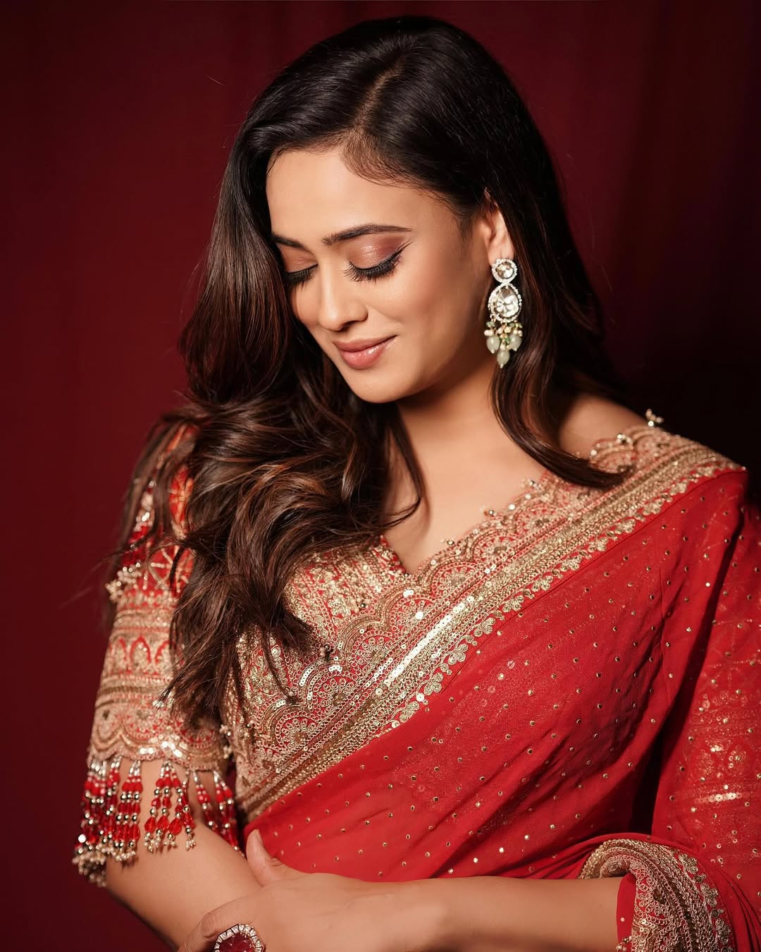 Shweta Tiwari Inspired Designer Georgette Saree With Embroidered Blouse Free Size